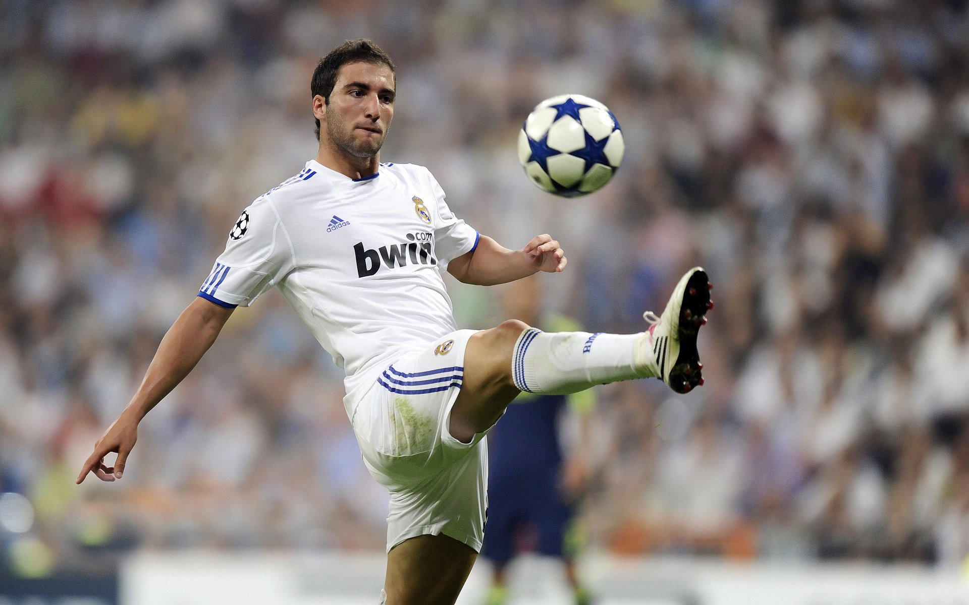 开云体育平台APP-奥运周期关键战之夜，詹姆斯关键时刻站出来